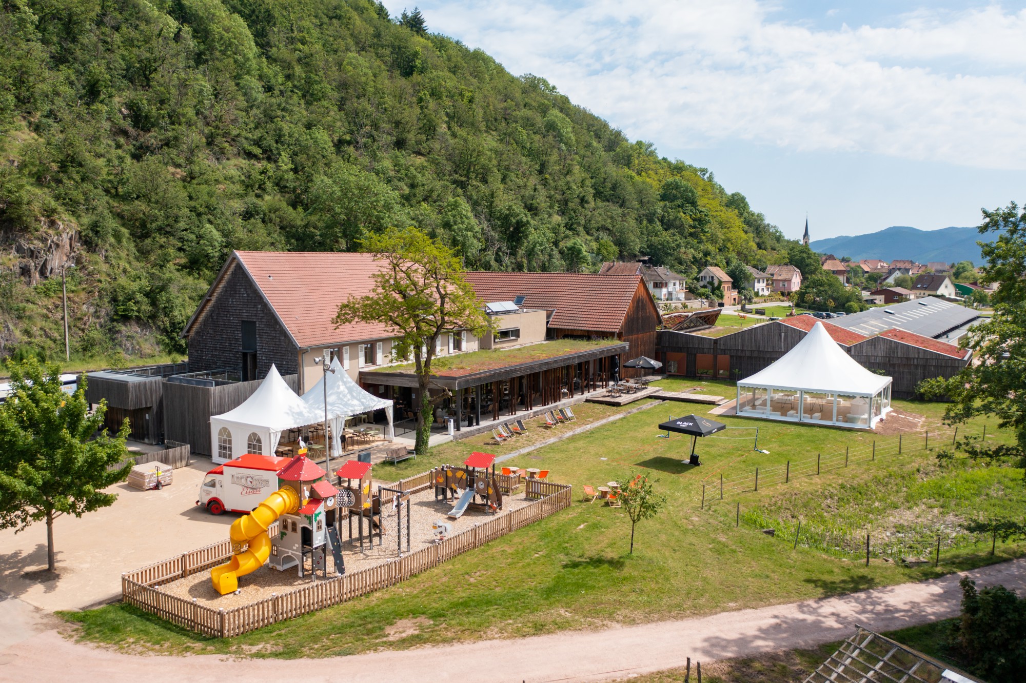 Vue aérienne de la Maison du Fromage