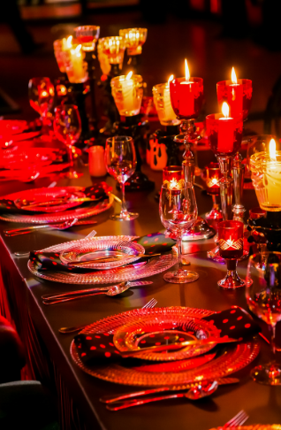 Table dressée de soirée de gala